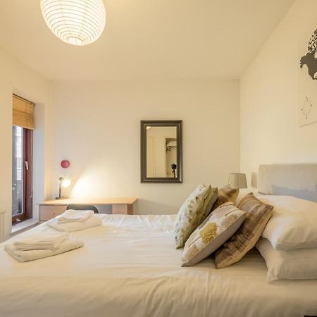 Super Central Cambridge Flat For Up To 4 People ภายนอก รูปภาพ